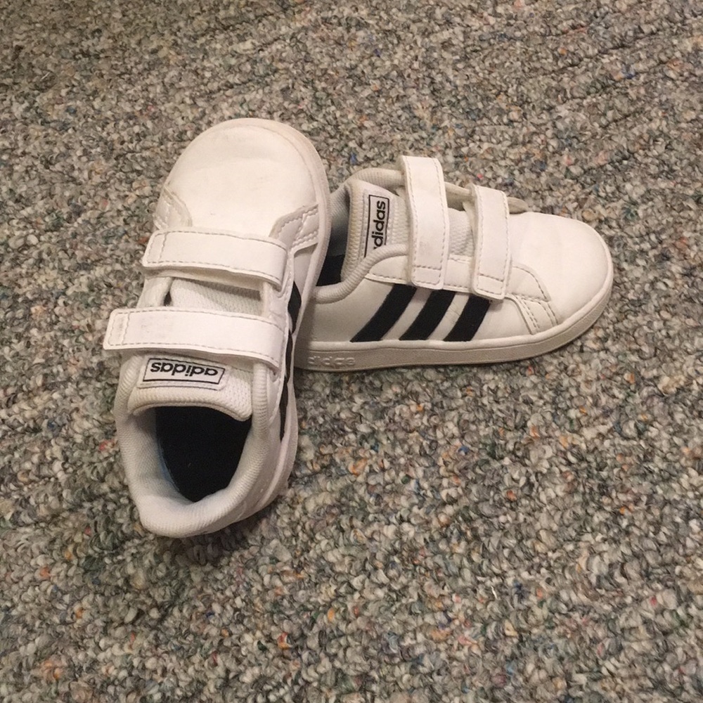 Adidas tennis shoes